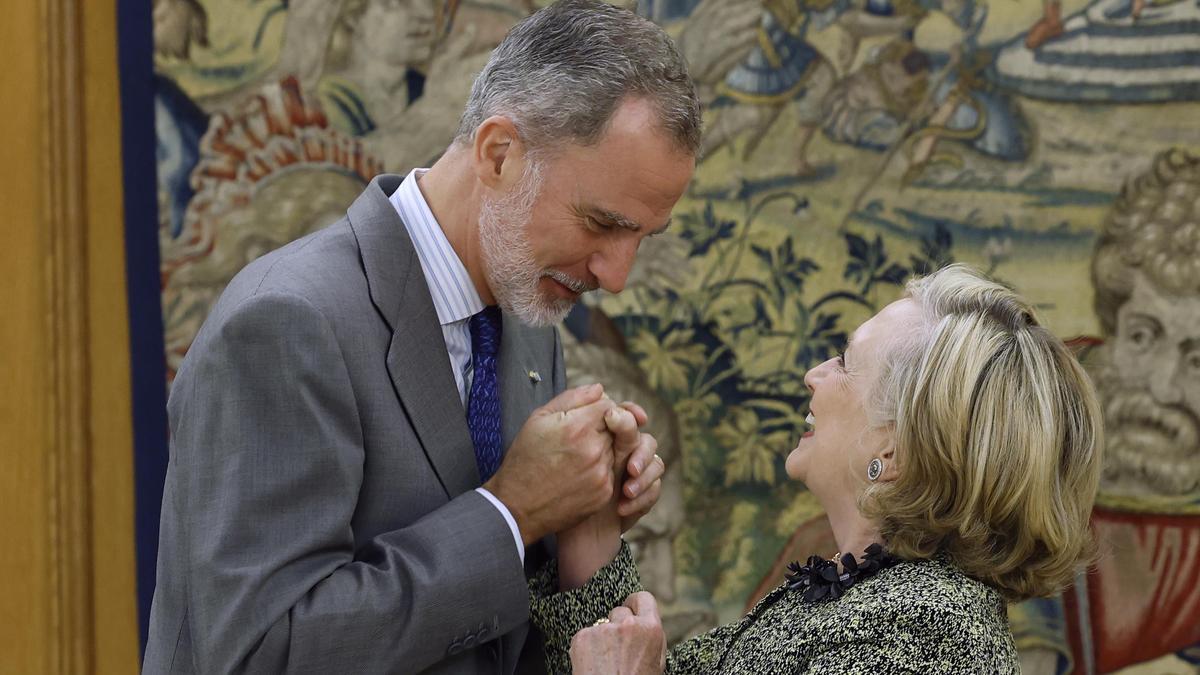 Felipe VI se reúne con Hillary Clinton en la Zarzuela.