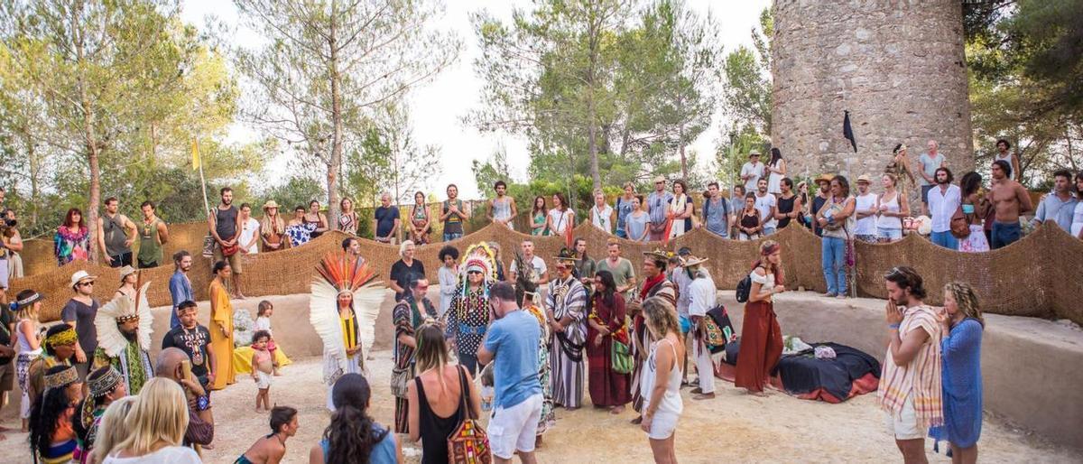 Encuentro de líderes de tribus de América en el Polvorín de Santa Gertrudis.