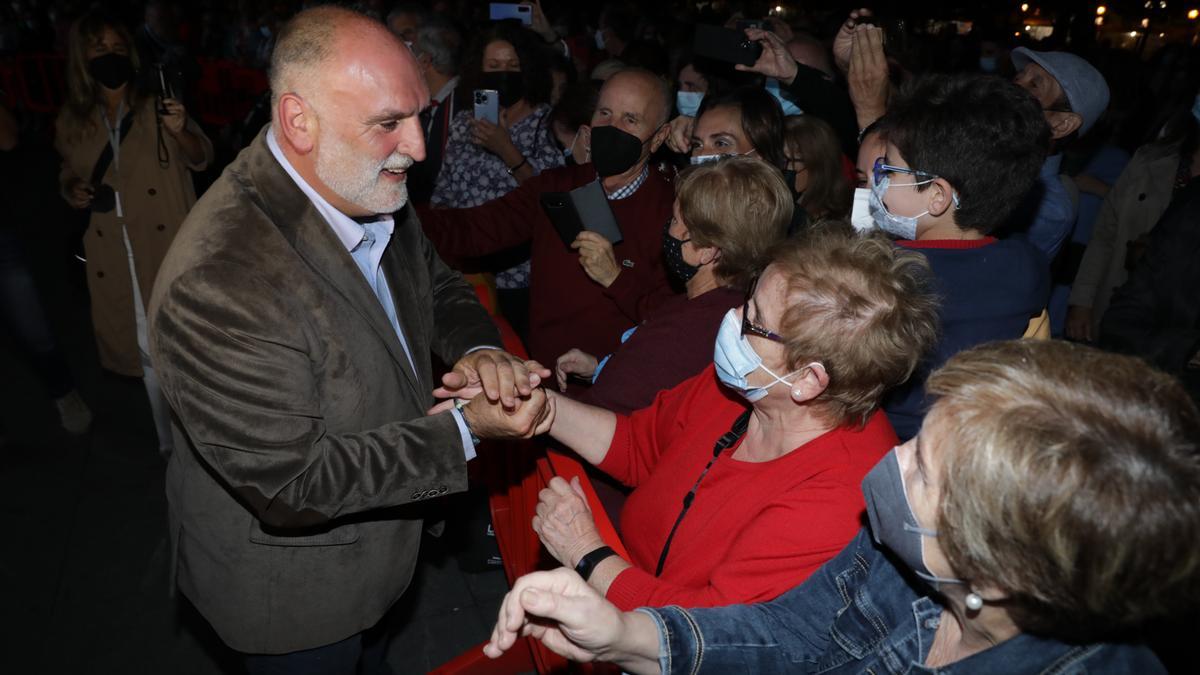 José Andrés, aclamado en Mieres, en su ruta didáctica por Asturias de la mano de los Premios Princesa