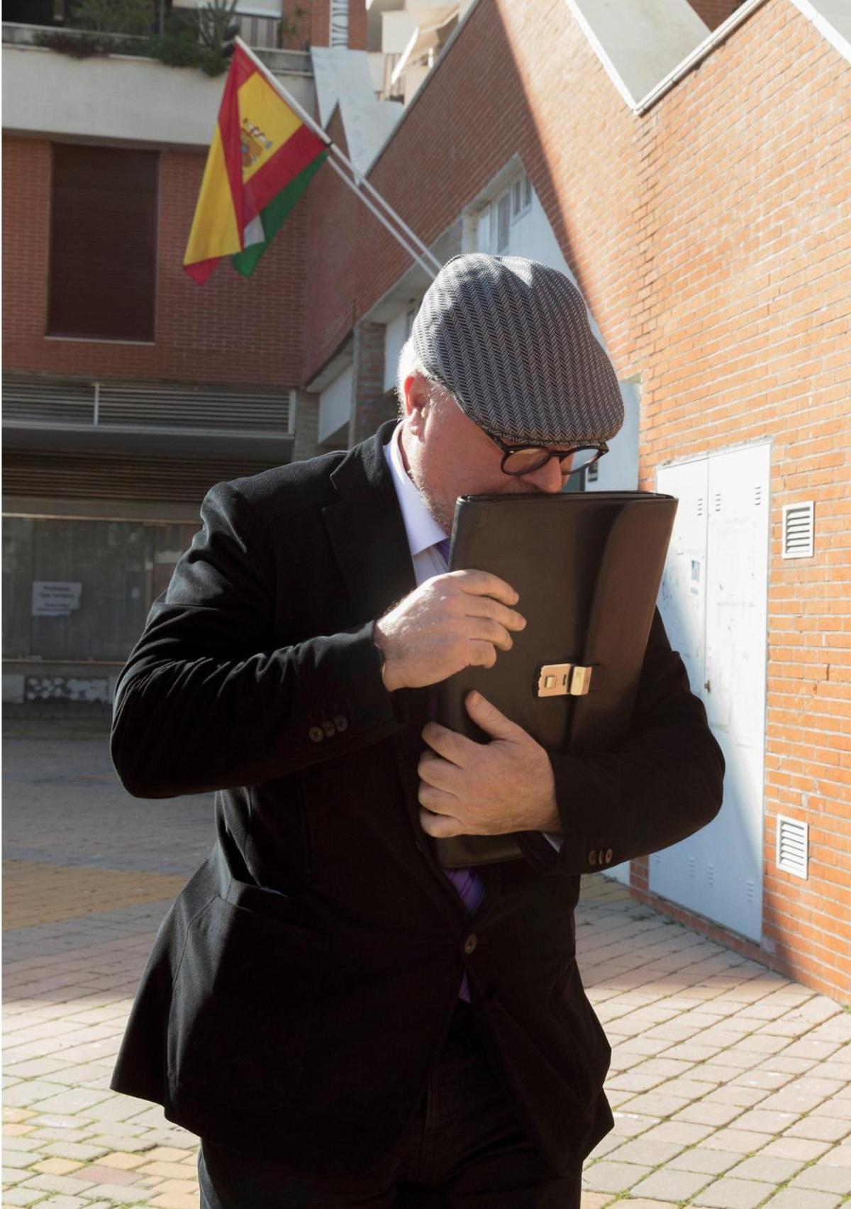 Villarejo habría advertido de que se iba a registrar el Ayuntamiento de Murcia