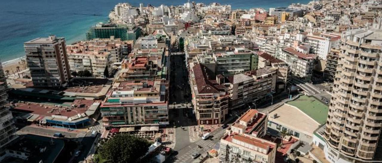 Benidorm aparca el centro comercial pero programa su primera gran superficie