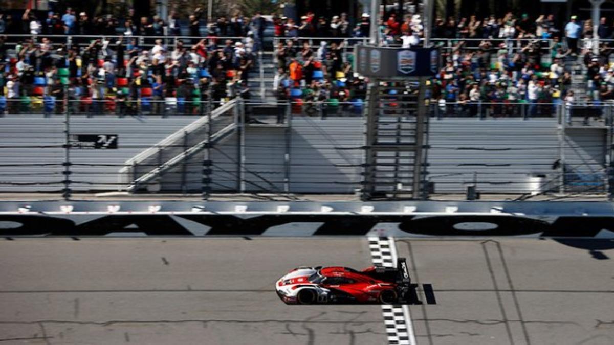 Porsche se llevó el triunfo en Daytona