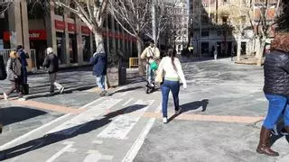 Palma estudia prohibir a los patinetes y bicicletas circular por zonas peatonales entre las 20.00 y las 10.00 horas