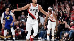 CJ McCollum celebra una de sus canastas en el partido de las cuatro prórrogas 