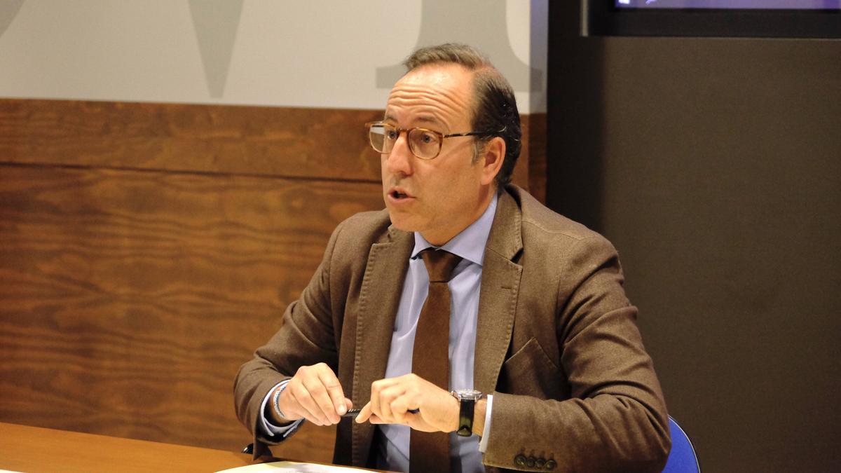 Mario Arias, durante su respuesta a la situación municipal en Oviedo por el cambio de control en las comisiones.