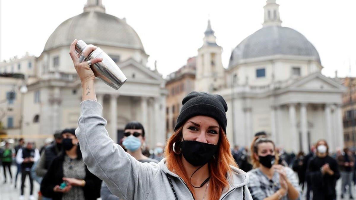 Protesta en Roma por el cierre de la restauración debido al coronavirus.