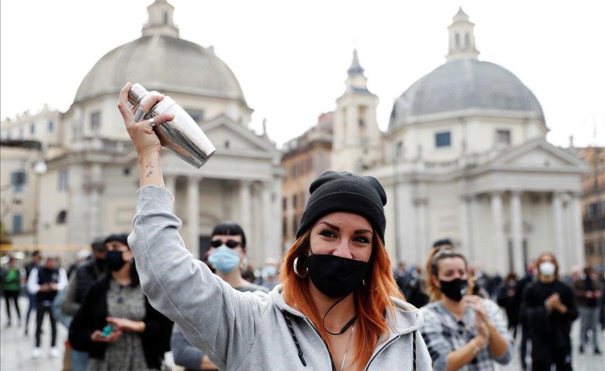 Protesta en Roma por el cierre de la restauración debido al coronavirus.