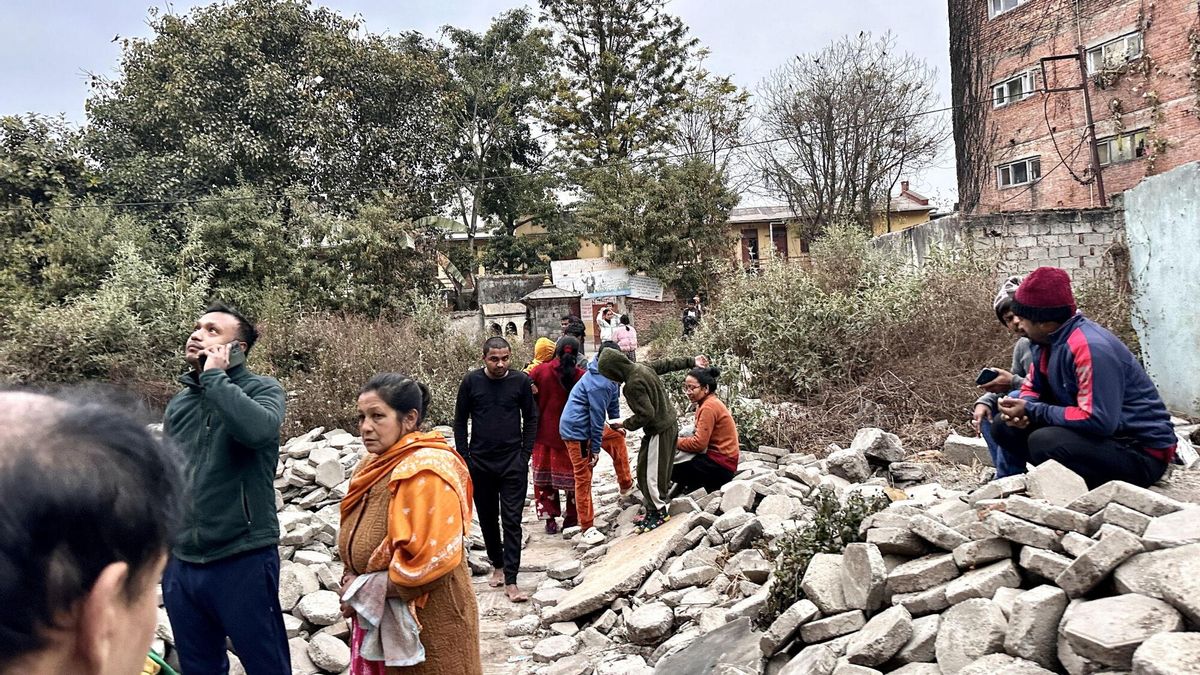 Ciutadans del Nepal després de ser evacuats de casa seva a causa del terratrèmol