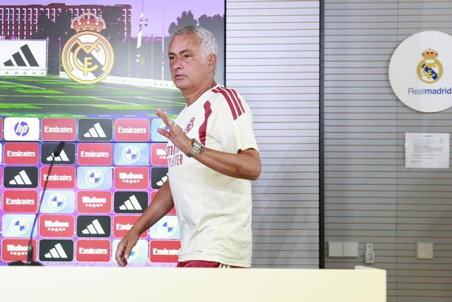 El estreno de Mourinho: "Rodri habría sido la guinda, pero no nos falta un mediocentro"