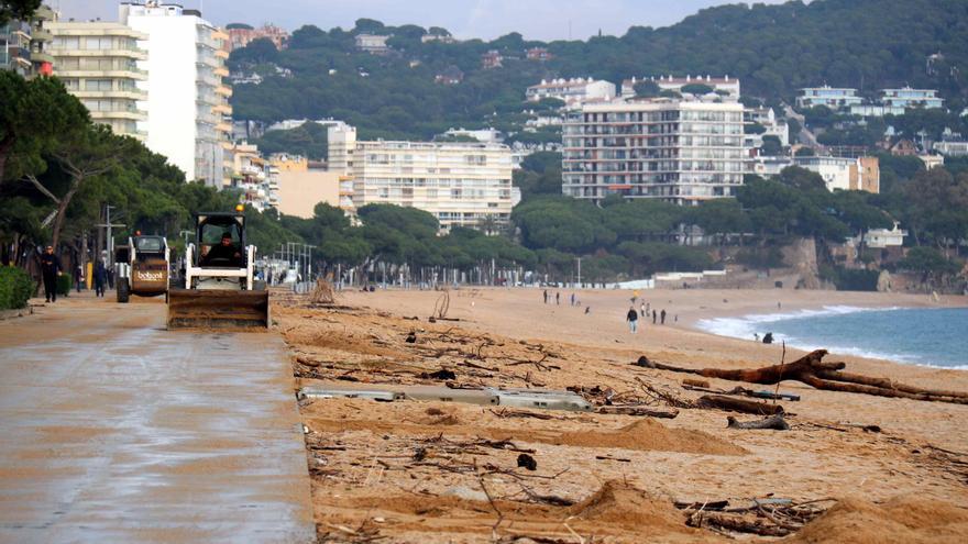 Les fotos de l'estat del passeig marítim de Platja d’Aro després de la llevantada