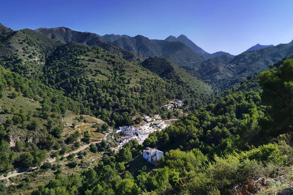 Esta es la aldea oculta de Málaga considerada la más bonita de España