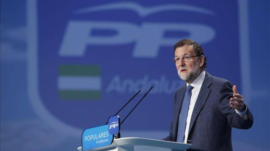 Rajoy: &quot;Es muy fácil inventarse un partido en media hora, otra cosa es gobernar&quot;