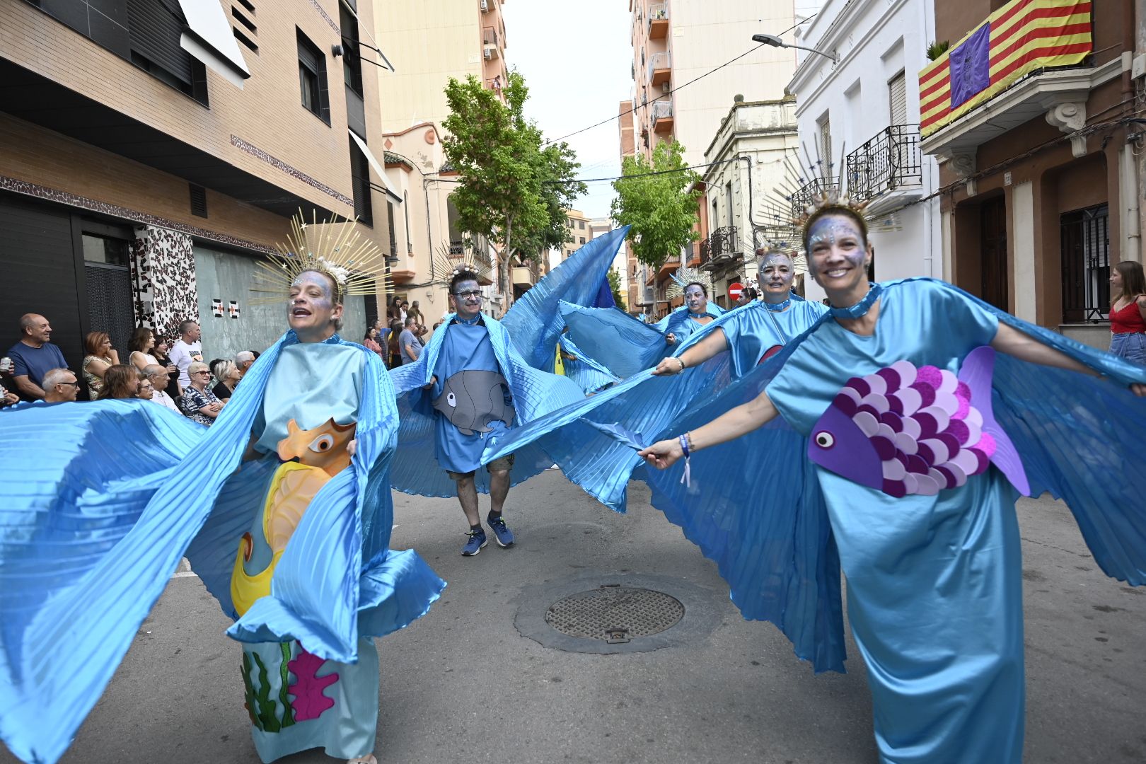 Imaginación y humor al poder en el desfile de las collas del Grau