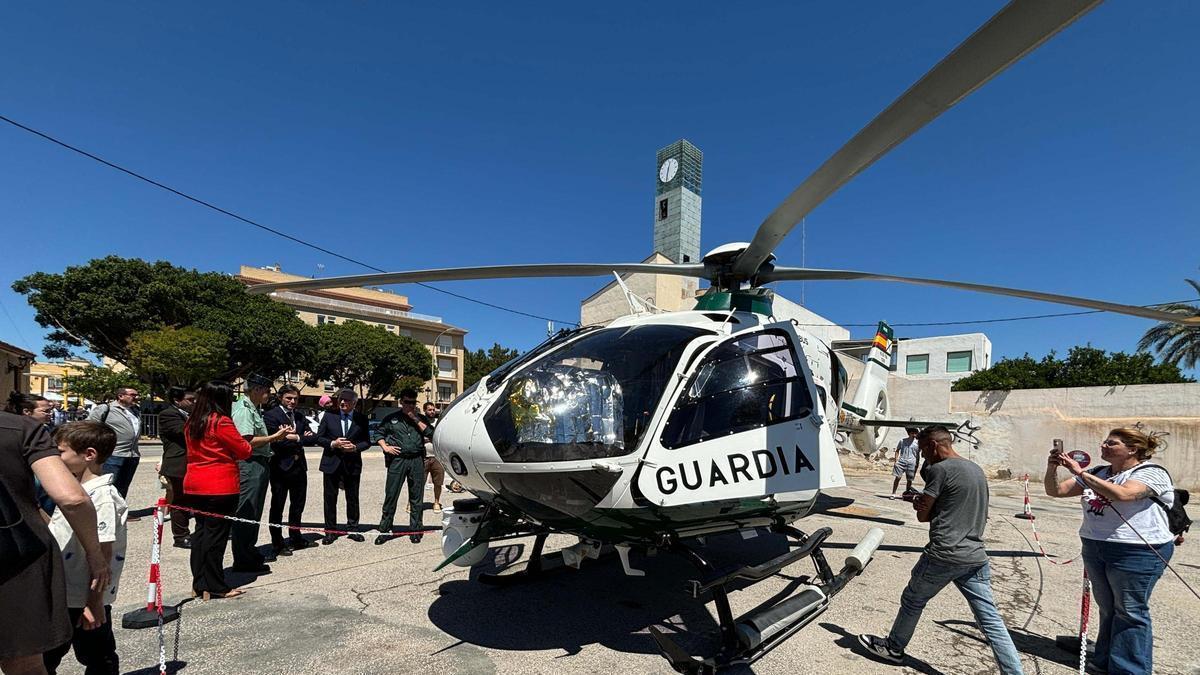 El helicóptero de la Guardia Civil también se desplazó a Torre Pacheco para sobrevolar la localidad.