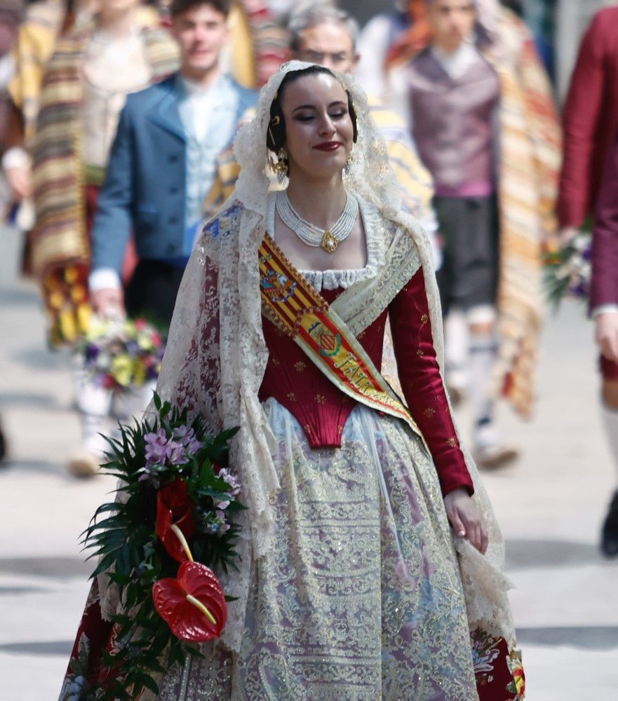 Falleras Mayores en la Ofrenda 2025. Día 17 (1/4)