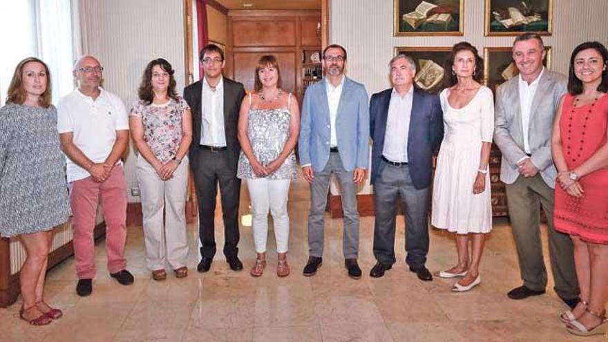 La presidenta Armengol, el vicepresidente Barceló y el conseller Negueruela se reunieron ayer con patronales y sindicatos isleños.
