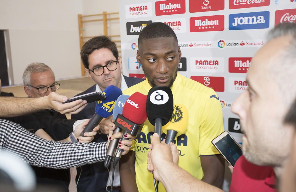 Presentación de Toko Ekambi en el Villarreal CF