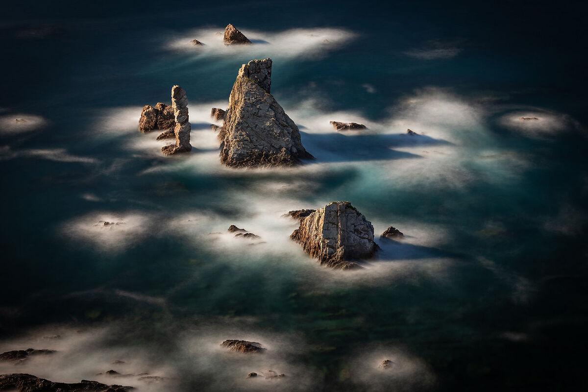 La obra 'Los paisajes del mar' con la que el compostelano Roberto Ouro logró el LUX de Oro
