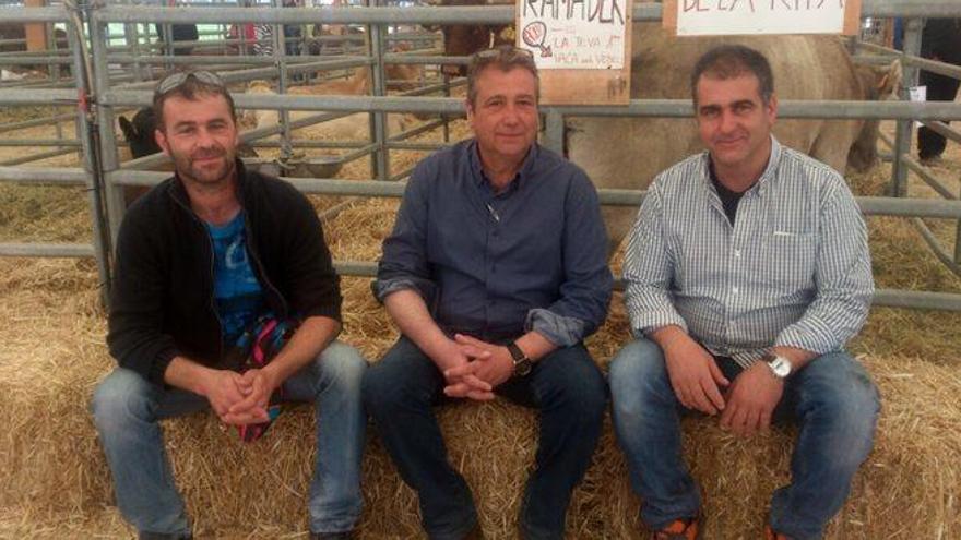 D&#039;esquerra a dreta, Daniel Rovira, Joan Vilà i Joan Pallissa, al recinte firal de Solsona, ahir