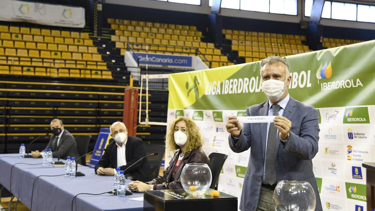 Ángel Víctor Torres, en el sorteo de la Copa de La Reina.