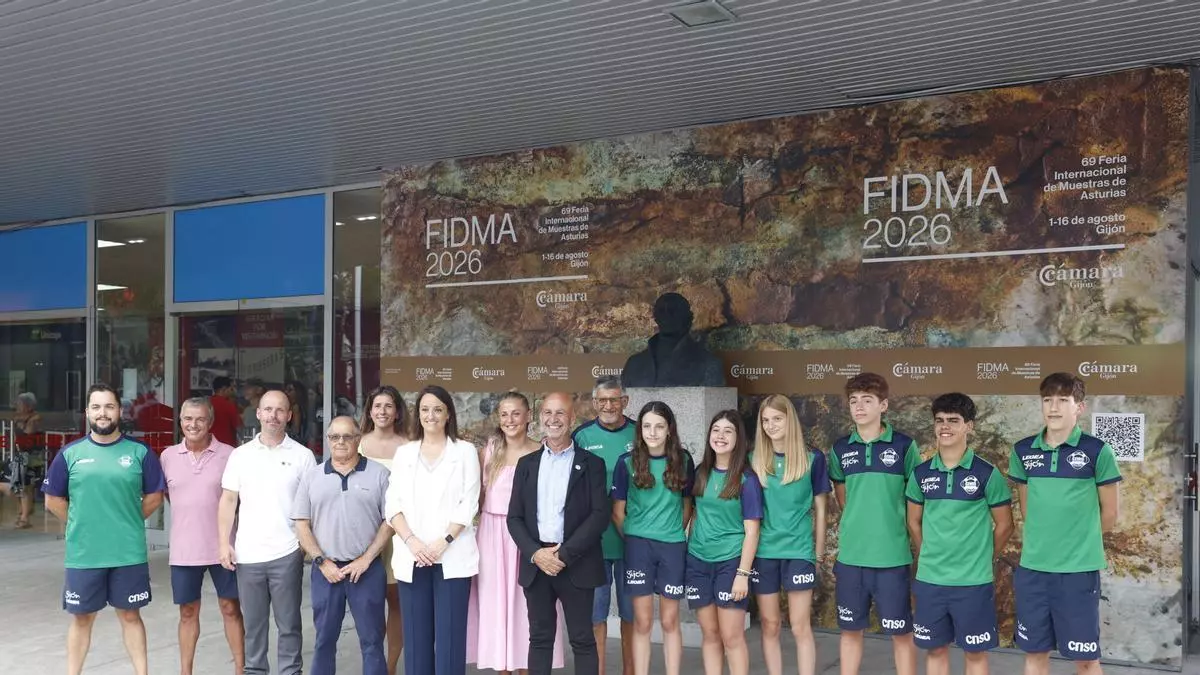 La Feria de Muestras de Asturias se pone todas las camisetas de los clubes gijoneses en el Día del Deporte