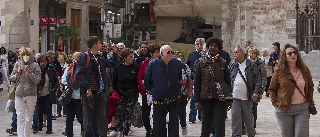 Turistas por el centro de València, este mes de noviembre.