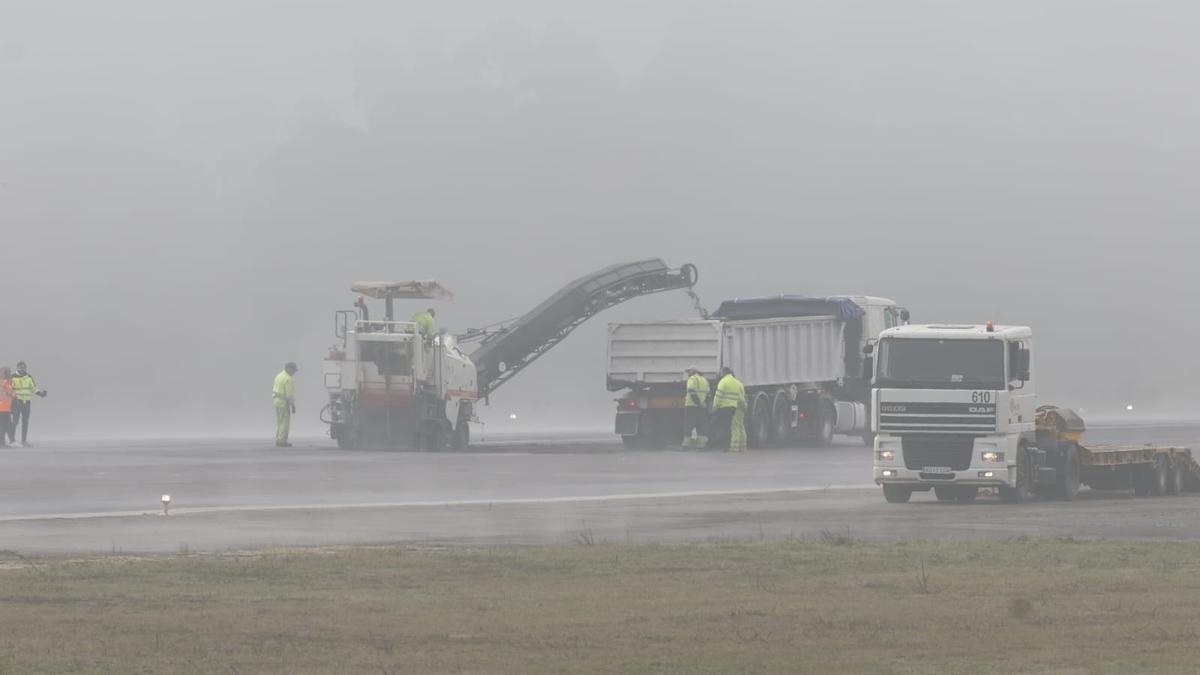 Cerrado el aeropuerto de Vigo por un nuevo socavón en la pista