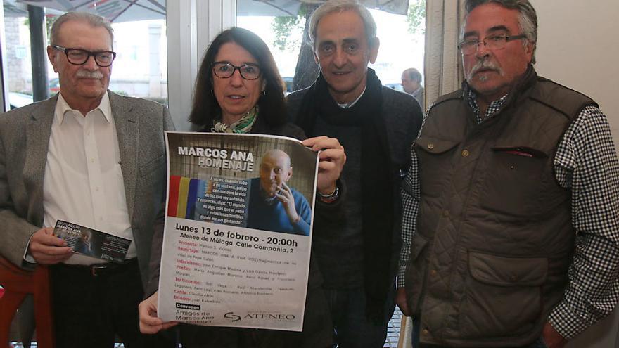Manuel Sánchez Vicioso (izq), Ana Morillo, Paco Leal y Paco Rosas, con el cartel del homenaje a Marcos Ana.