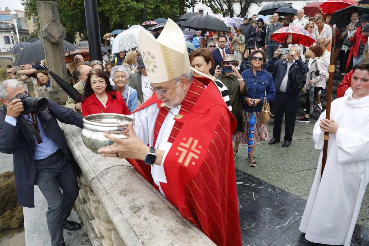 La bendición de las aguas en San Pedro, en imágenes La bendición de las aguas en San Pedro, en imágenes