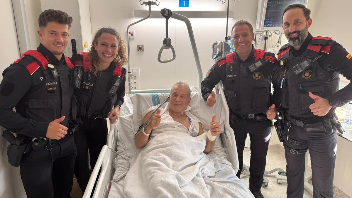 Los Mossos salvan la vida de un hombre que cayó desplomado mientras jugaba a fútbol en un parque de L'Hospitalet de Llobregat