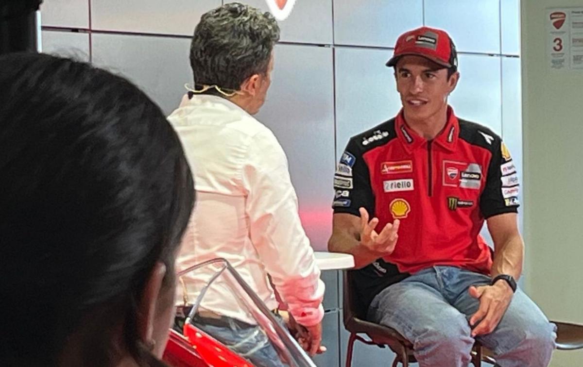 Marc Márquez: «Sí, sí, sembla que la mare vol que guanyi el petit» Marc Márquez: «Sí, sí, sembla que la mare vol que guanyi el petit»