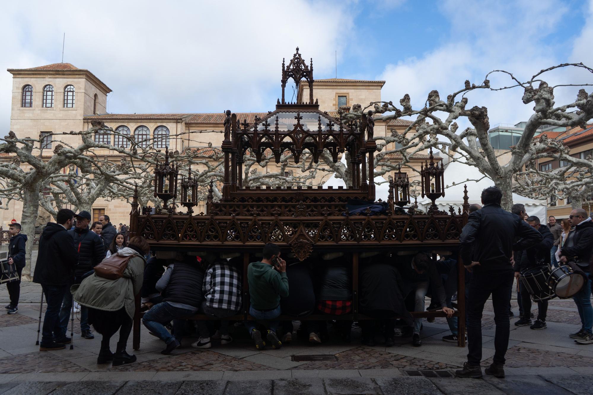 GALERÍA | Las mejores imágenes del traslado de pasos a la carpa de la Semana Santa de Zamora