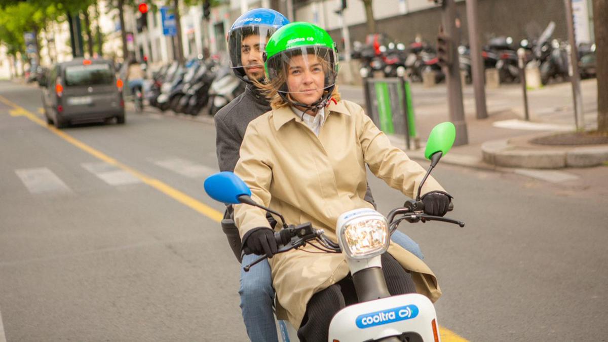 Cooltra comença a operar amb les seves motos compartides a París