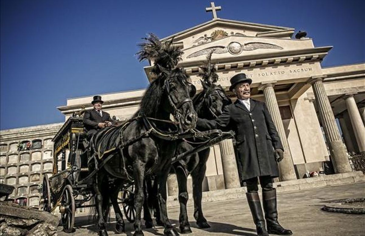 La carrossa que ofereix Cementiris de Barcelona a Montjuïc.