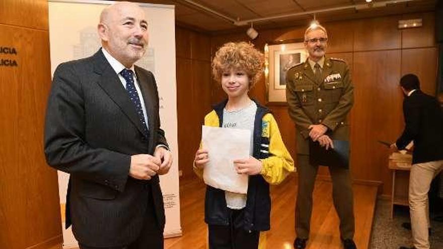 Javier Losada, con un alumno del colegio Anxo da Garda.