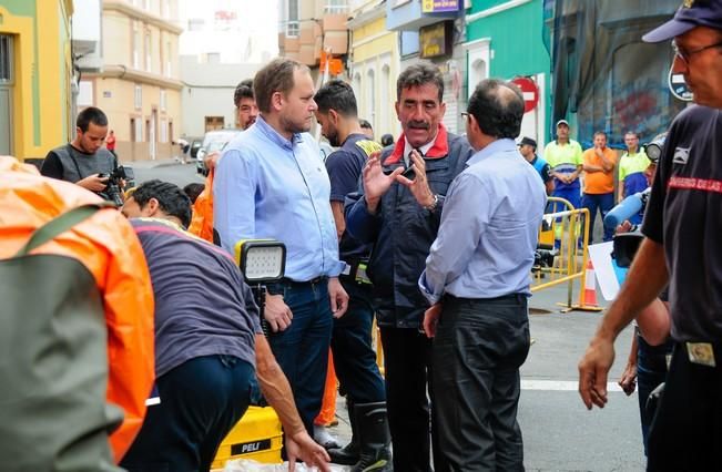 Efectivos de los Bomberos de Las Palmas de Gran ...