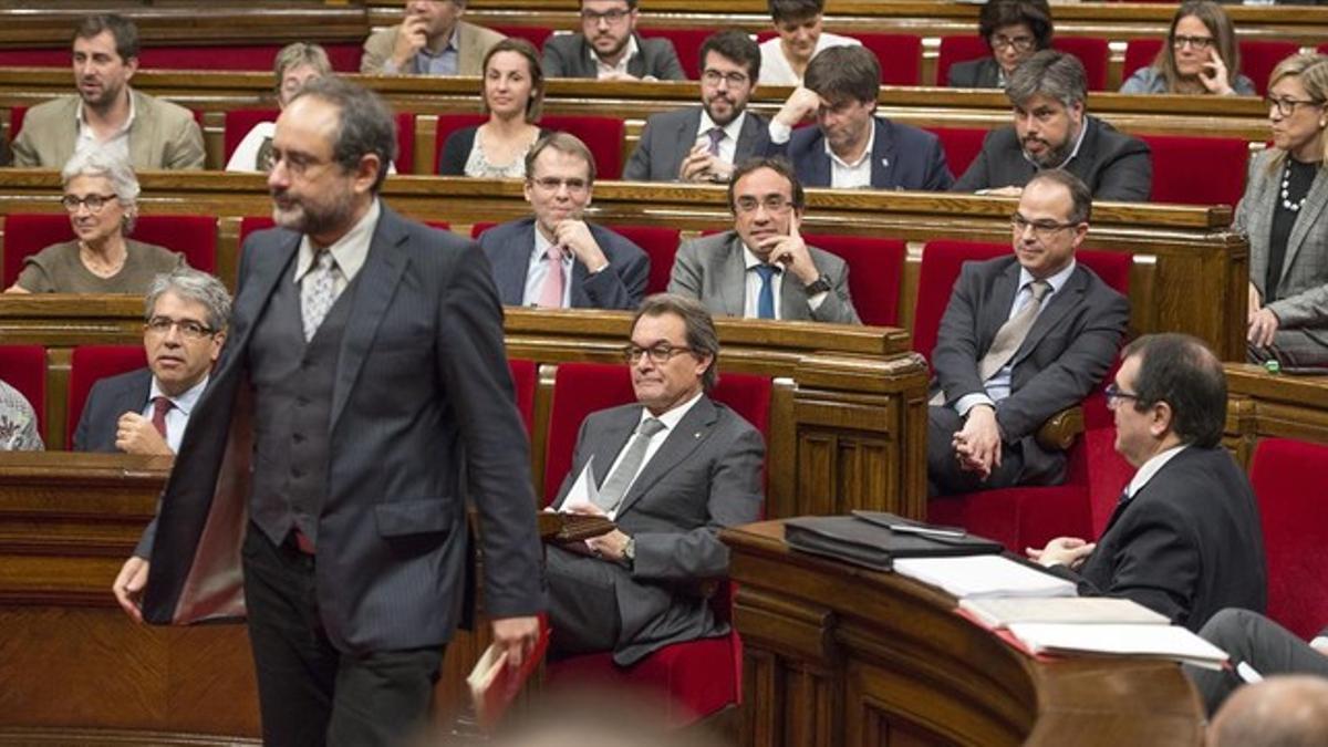 El diputado de la CUP Antonio Baños, durante el segundo debate de investidura en el Parlament.