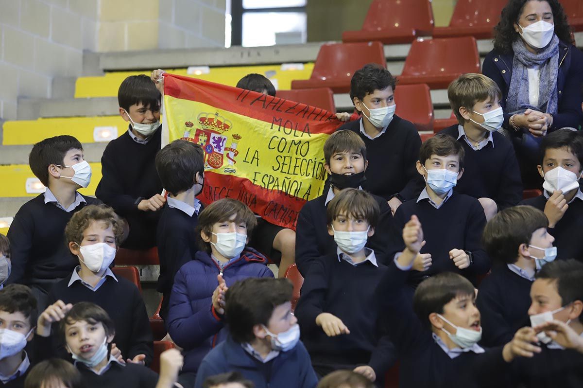 Las imágenes de la selección española de baloncesto con los jóvenes cordobeses en Vista Alegre