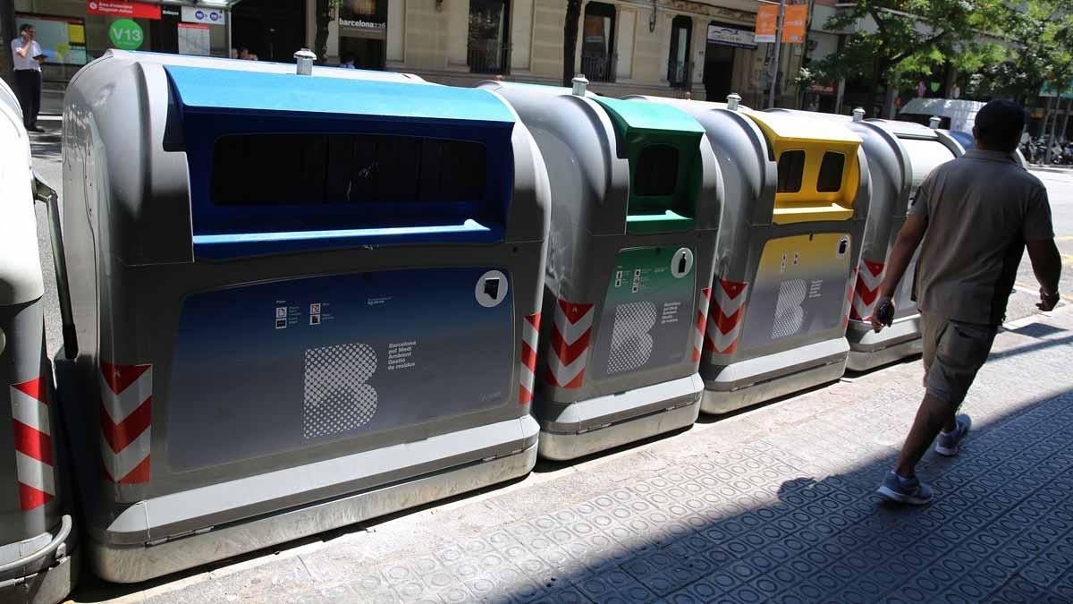 Barcelona introducirá en el 2020 una tasa de residuos de entre 2,25 y 4,25 euros al mes. Lo explica el concejal de Transició Energètica i Emergència Climàtica del Ayuntamiento de Barcelona, Eloi Badia.