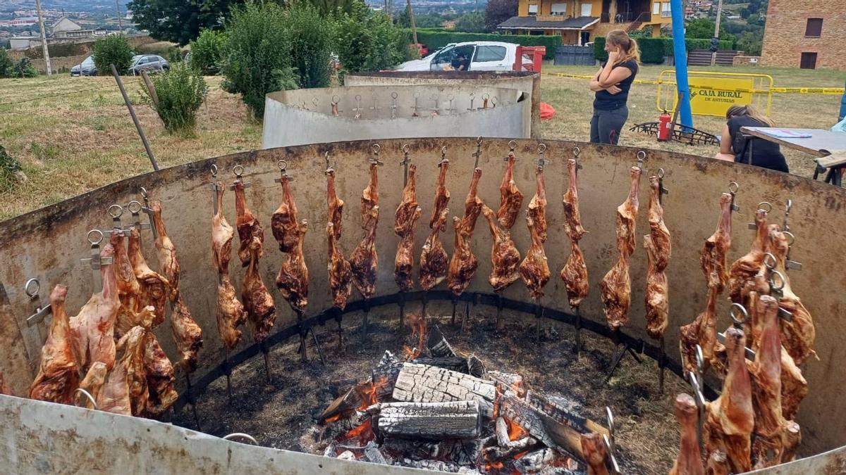 Parte de los corderos a la estaca de Santa Marina, este sábado por la mañana, en preparación.