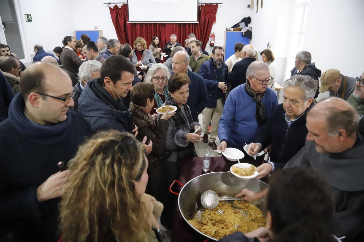 La tradicionales migas de la Cruz Blanca, en imágenes