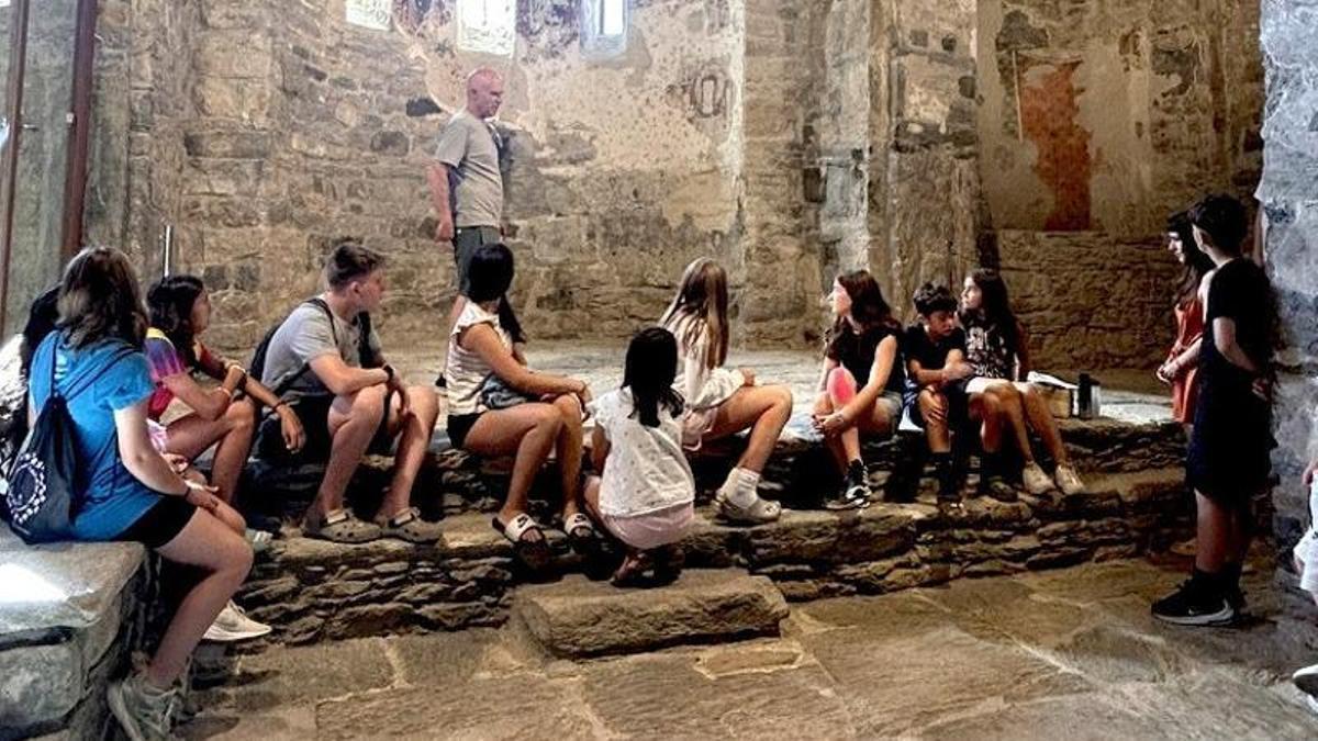 Una activitat cultural a l'estiu a Estamariu