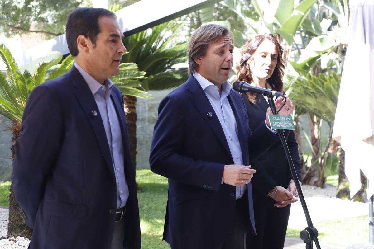 director de campaña del PP de Andalucía y líder de la candidatura cordobesa al Parlamento andaluz, Antonio Repullo, junto al presidente del Consejo de Alcaldes del PP de Andalucía y miembro de la candidatura cordobesa, José María Bellido, y los candidatos José Antonio Nieto y Verónica Martos, mantienen un encuentro con operadores jurídicos
