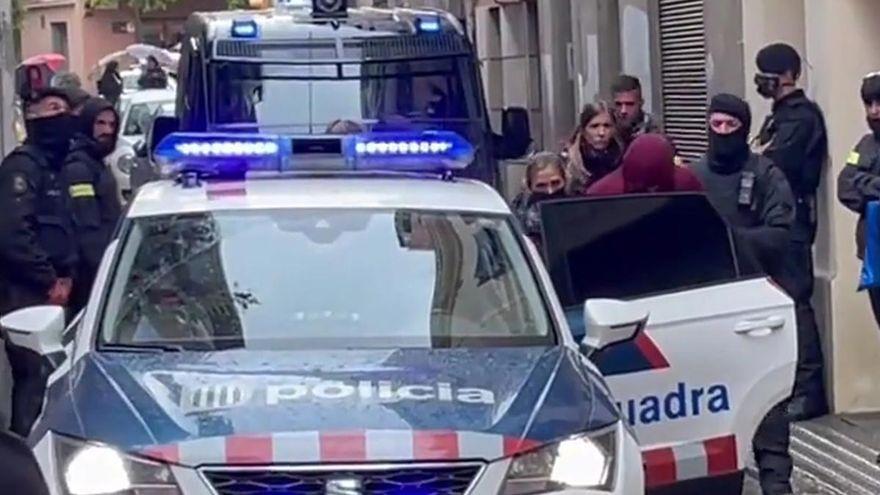 Una imagen del momento de la detención del violador de Igualada.