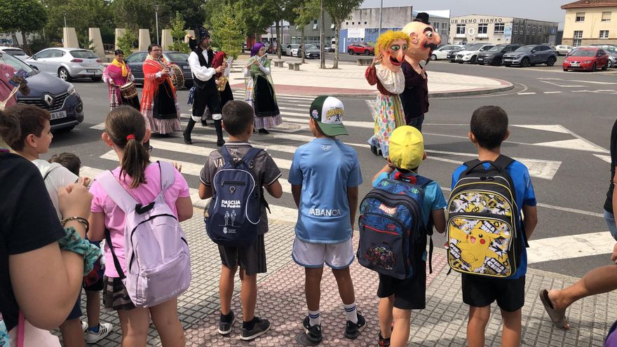 Dezanove compañías de títeres toman Rianxo