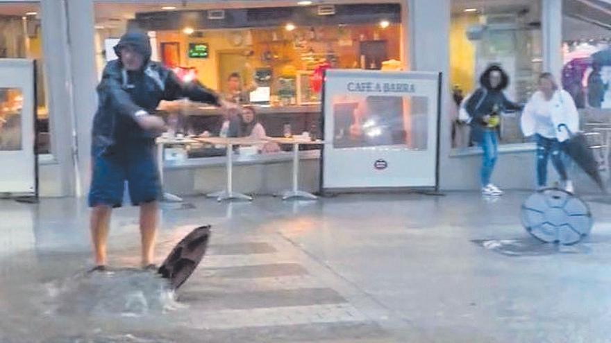 La tormenta desborda alcantarillas y daña el alumbrado en Lalín y deja granjas sin luz