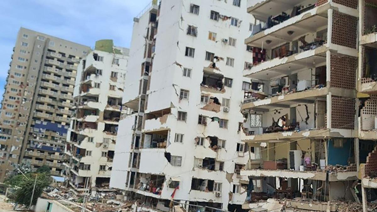 Bloques en Catia La Mar, Venezuela, dañados por el doble seísmo registrado en el país