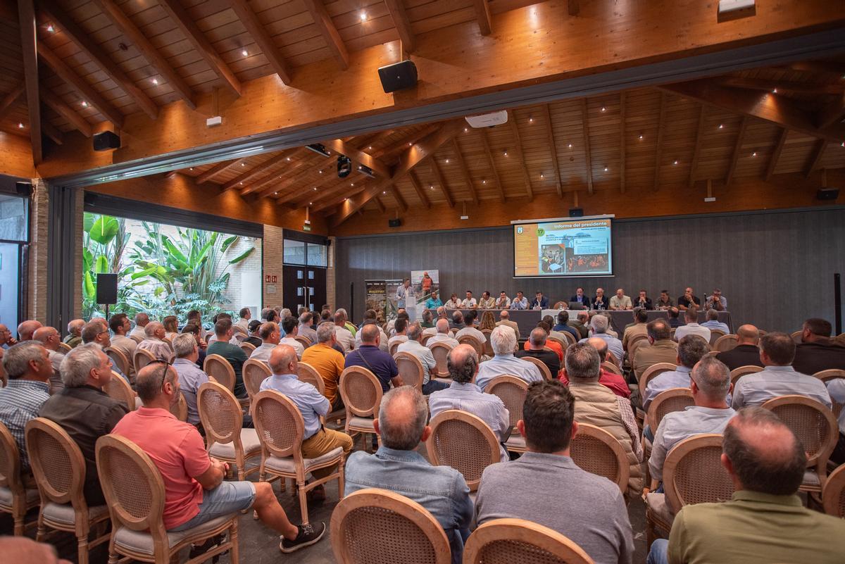 La Asamblea General volvió a convertirse en el principal punto de encuentro anual de la caza aragonesa con cerca de 160 asistentes.