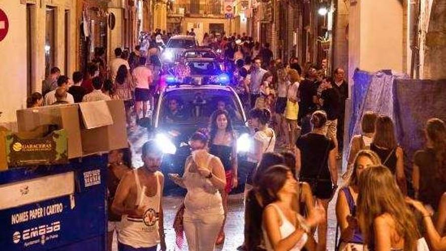 La calle de la Galera durante un martes noche de 2011, día en que se celebraba la Ruta Martiana.