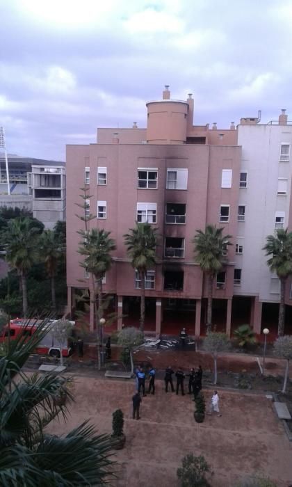 Incendio en una vivienda del barrio de Siete Palma